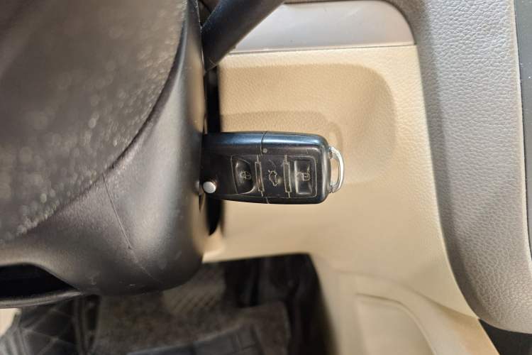 Used Volkswagen Sagitar 2009 1.6L Automatic Fashion Edition Vehicle Key