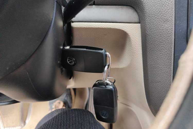 Used Volkswagen Sagitar 2009 1.6L Automatic Comfort Edition Vehicle Key
