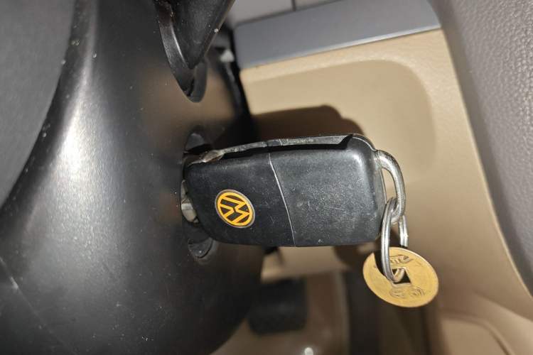 Used Volkswagen Sagitar 2009 1.6L Automatic Comfort Edition Vehicle Key