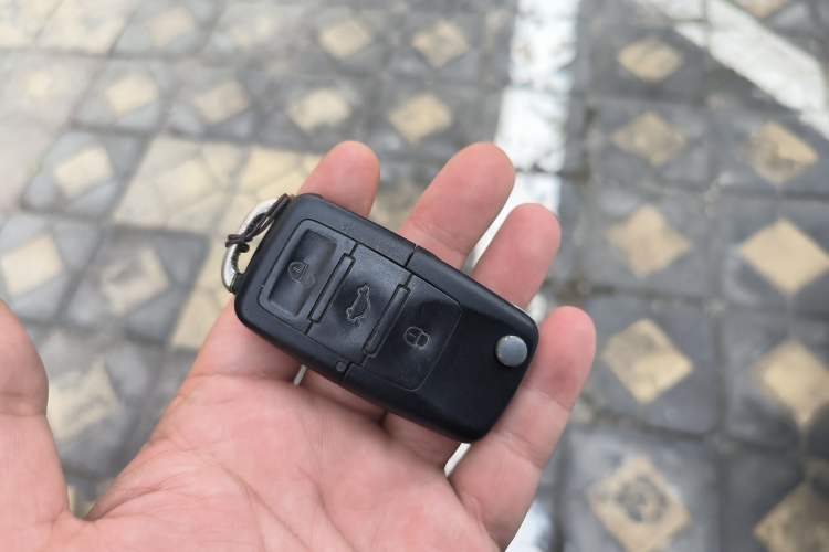 Used Volkswagen Sagitar 2009 1.6L Automatic Comfort Edition Vehicle Key