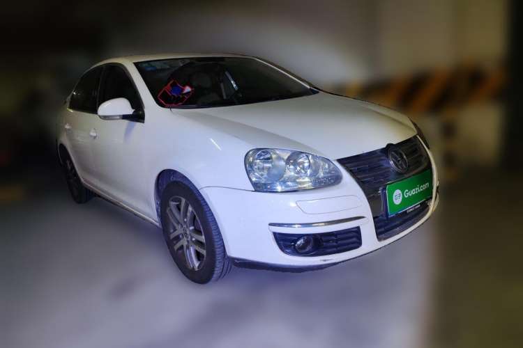 Used Volkswagen Sagitar 2009 1.6L Automatic Comfort Edition Front Right 45 Deg