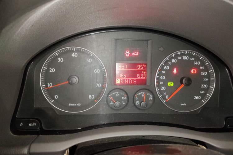 Used Volkswagen Sagitar 2009 1.6L Automatic Comfort Edition Instrument Cluster