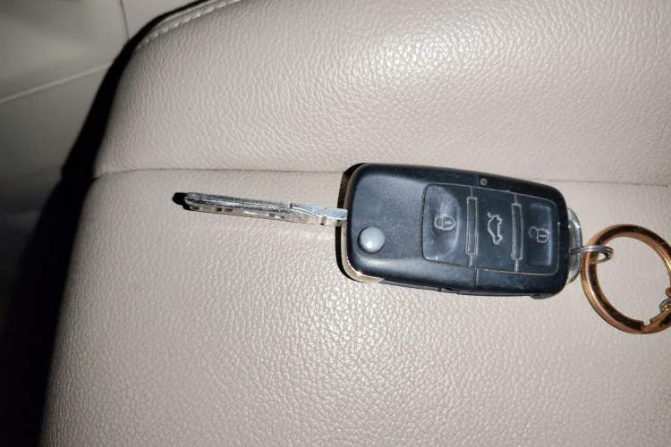 Used Volkswagen Sagitar 2009 1.6L Automatic Comfort Edition Vehicle Key