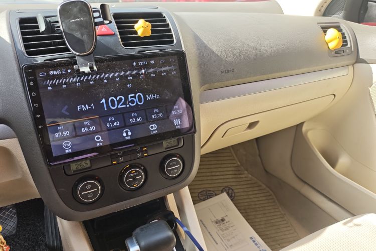 Used Volkswagen Sagitar 2010 1.4 TSI Automatic Tech Edition Audio And AC Panel