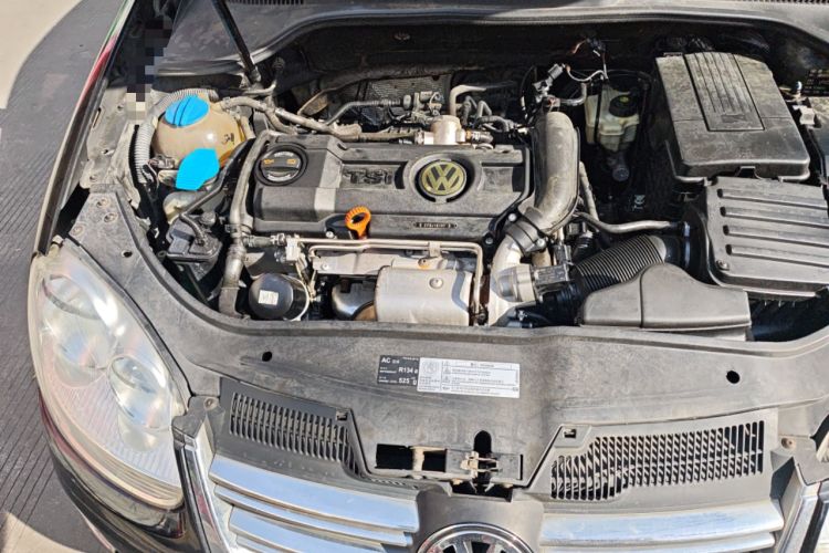 Used Volkswagen Sagitar 2010 1.4 TSI Automatic Tech Edition Engine Bay Right