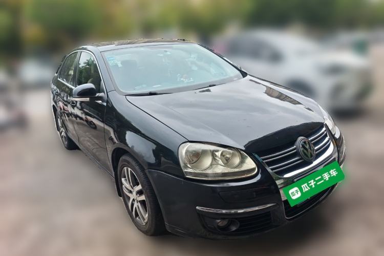 Used Volkswagen Sagitar 2010 1.4 TSI Automatic Tech Edition Front Right 45 Deg