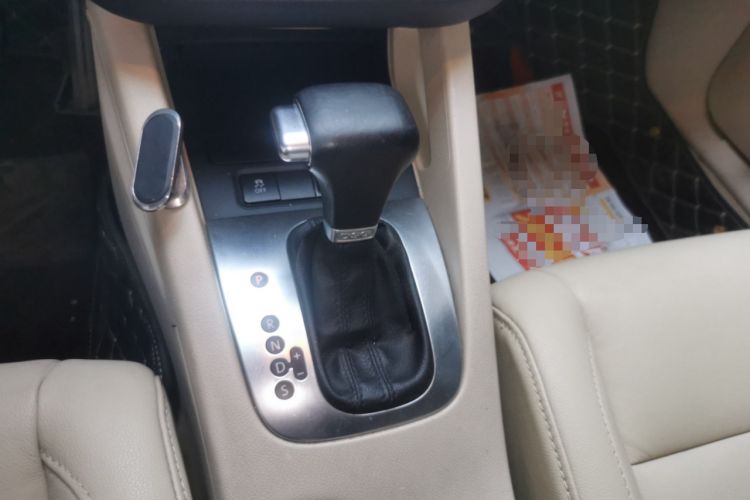 Used Volkswagen Sagitar 2010 1.4 TSI Automatic Luxury Model Gear Lever