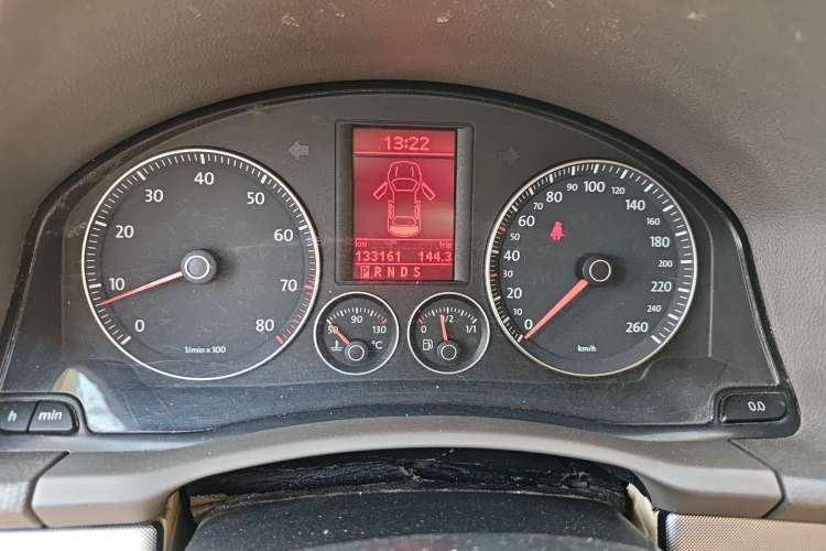 Used Volkswagen Sagitar 2010 1.4 TSI Automatic Tech Edition Instrument Cluster