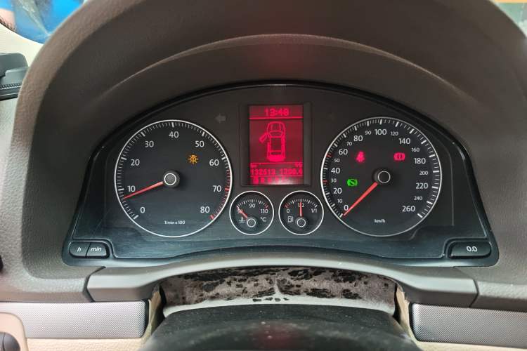 Used Volkswagen Sagitar 2010 1.4 TSI Automatic Tech Edition Instrument Cluster