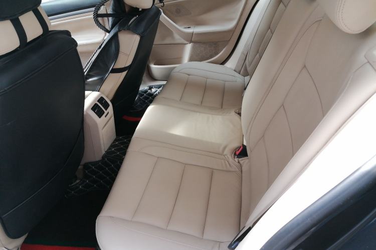 Used Volkswagen Sagitar 2010 1.4 TSI Automatic Luxury Model Left Rear Seat