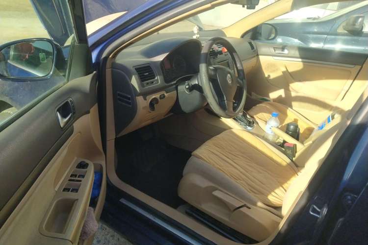 Used Volkswagen Sagitar 2010 1.4 TSI Automatic Tech Edition Driver Seat