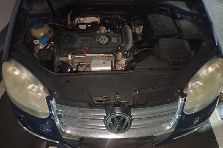 Used Volkswagen Sagitar 2010 1.4 TSI Automatic Luxury Model Engine Bay