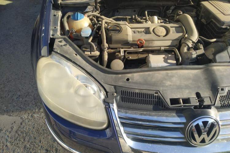 Used Volkswagen Sagitar 2010 1.4 TSI Automatic Tech Edition Engine Bay Right