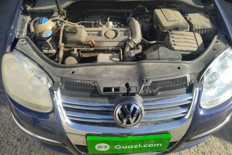 Used Volkswagen Sagitar 2010 1.4 TSI Automatic Tech Edition Engine Bay