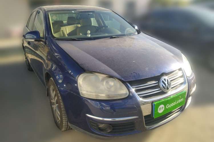 Used Volkswagen Sagitar 2010 1.4 TSI Automatic Tech Edition Front Right 45 Deg