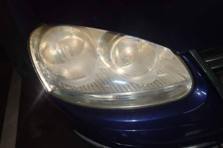 Used Volkswagen Sagitar 2010 1.4 TSI Automatic Luxury Model Right Front Headlight