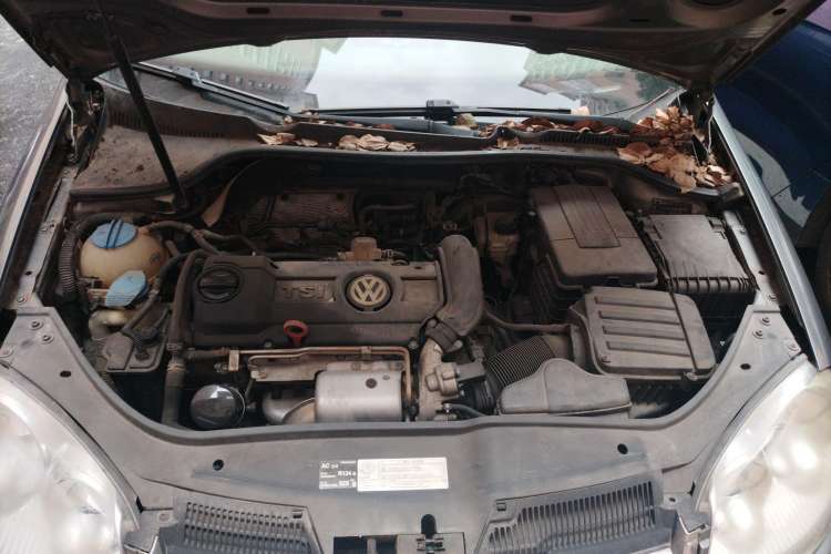 Used Volkswagen Sagitar 2010 1.4 TSI Automatic Tech Edition Engine Bay