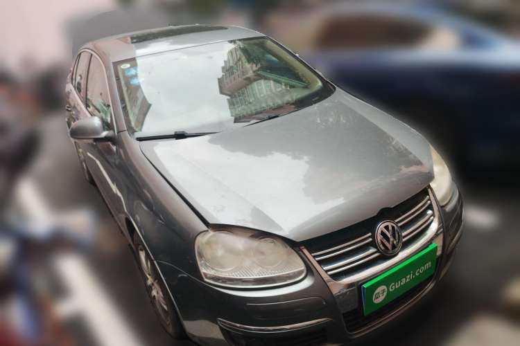Used Volkswagen Sagitar 2010 1.4 TSI Automatic Tech Edition Front Right 45 Deg