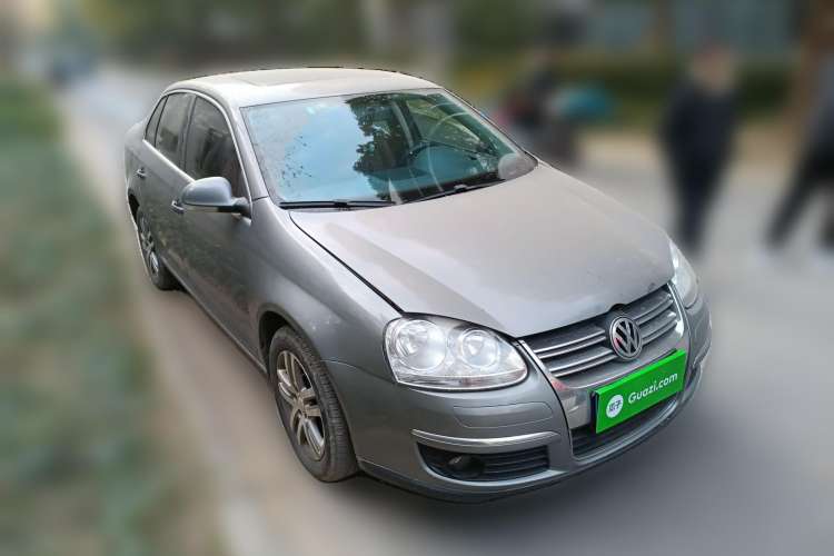 Used Volkswagen Sagitar 2010 1.4 TSI Manual Tech Model Front Right 45 Deg
