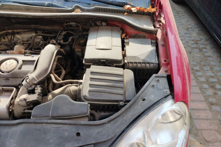 Used Volkswagen Sagitar 2010 1.4 TSI Automatic Tech Edition Engine Bay Left