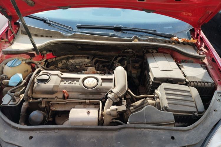 Used Volkswagen Sagitar 2010 1.4 TSI Automatic Tech Edition Engine Bay