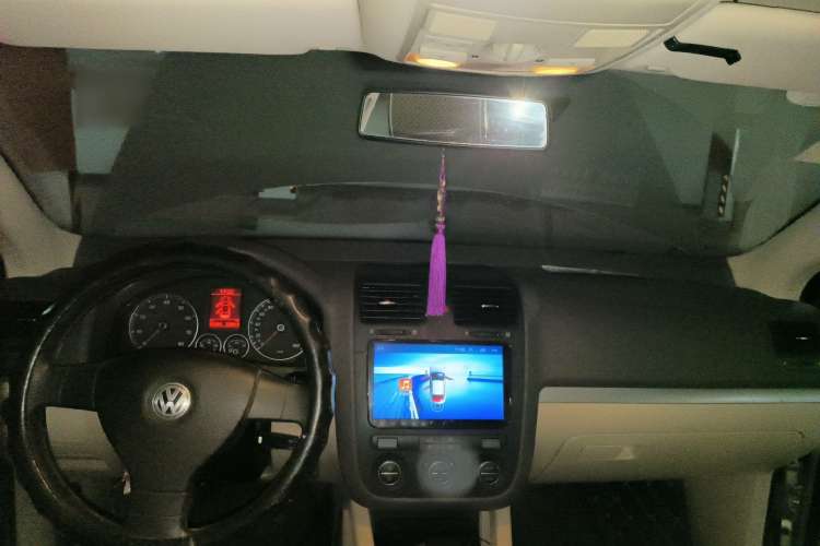 Used Volkswagen Sagitar 2010 1.4 TSI Automatic Tech Edition Center Console