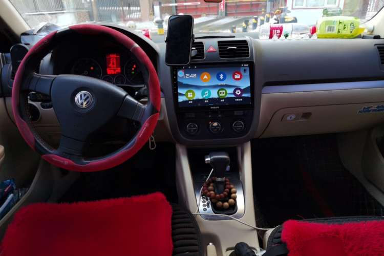 Used Volkswagen Sagitar 2010 1.4 TSI Automatic Tech Edition Center Console