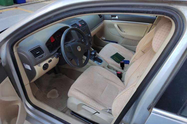 Used Volkswagen Sagitar 2010 1.4 TSI Automatic Tech Edition Driver Seat