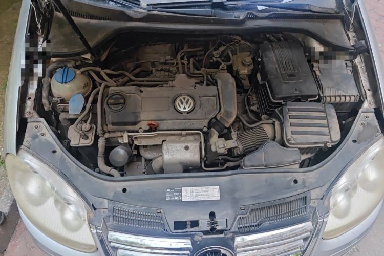 Used Volkswagen Sagitar 2010 1.4 TSI Automatic Tech Edition Engine Bay
