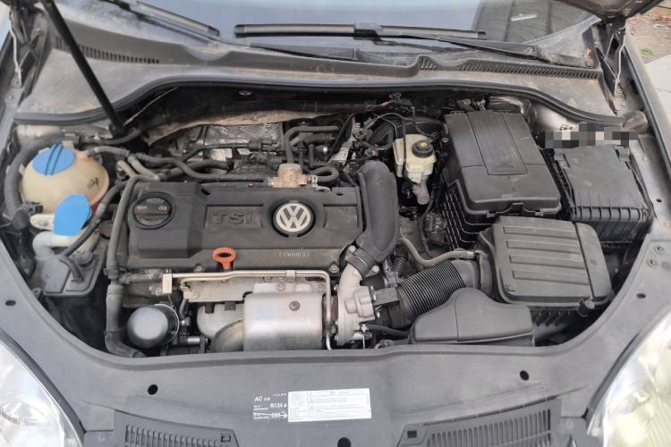 Used Volkswagen Sagitar 2010 1.4 TSI Automatic Luxury Model Engine Bay
