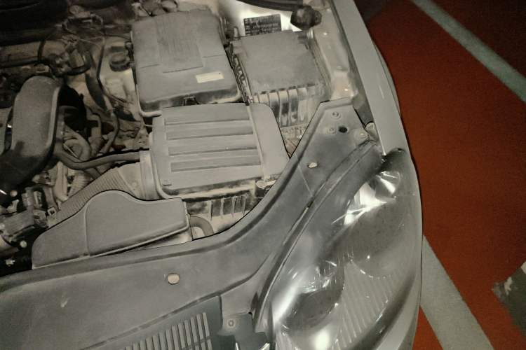 Used Volkswagen Sagitar 2010 1.4 TSI Automatic Tech Edition Engine Bay Left