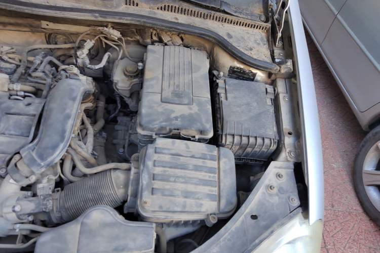 Used Volkswagen Sagitar 2010 1.4 TSI Automatic Tech Edition Engine Bay Left