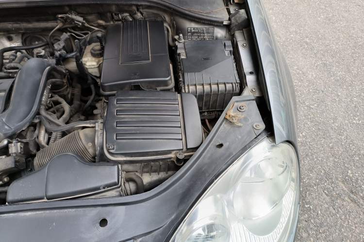Used Volkswagen Sagitar 2010 1.4 TSI Automatic Tech Edition Engine Bay Left