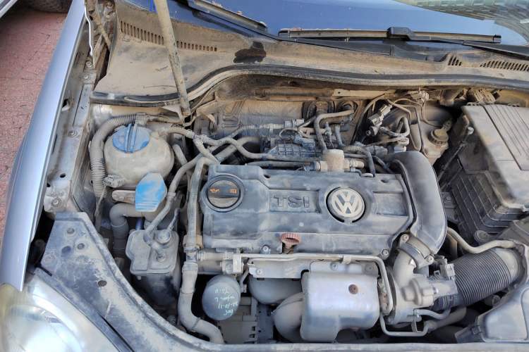 Used Volkswagen Sagitar 2010 1.4 TSI Automatic Tech Edition Engine Bay Right
