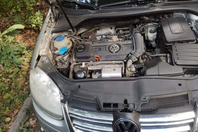 Used Volkswagen Sagitar 2010 1.4 TSI Automatic Tech Edition Engine Bay Right