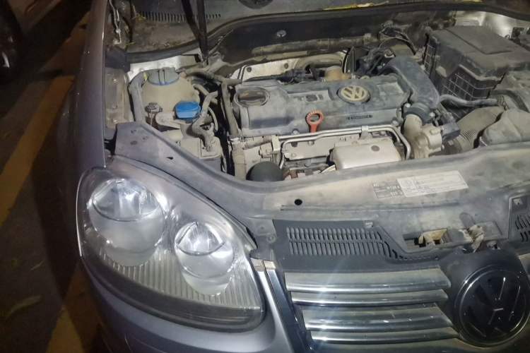 Used Volkswagen Sagitar 2010 1.4 TSI Automatic Tech Edition Engine Bay Right