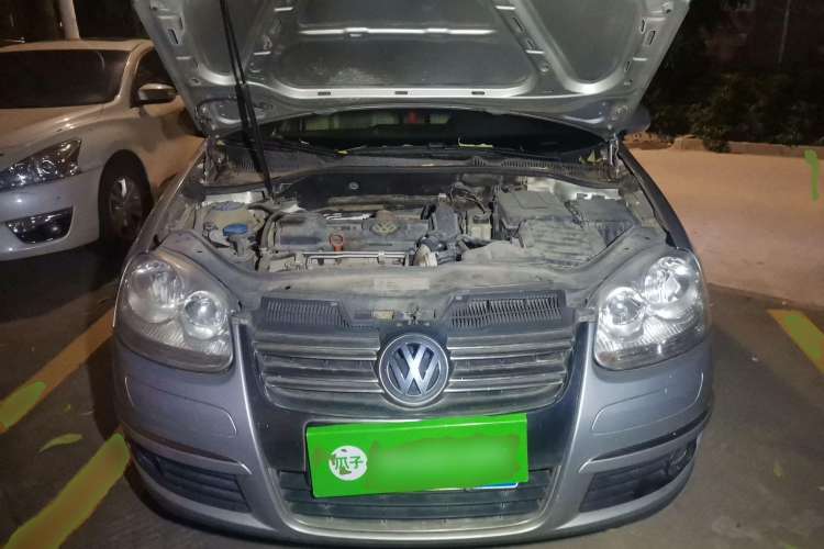 Used Volkswagen Sagitar 2010 1.4 TSI Automatic Tech Edition Engine Bay