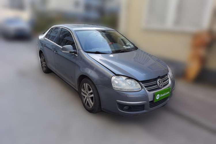 Used Volkswagen Sagitar 2010 1.4 TSI Automatic Tech Edition Front Right 45 Deg