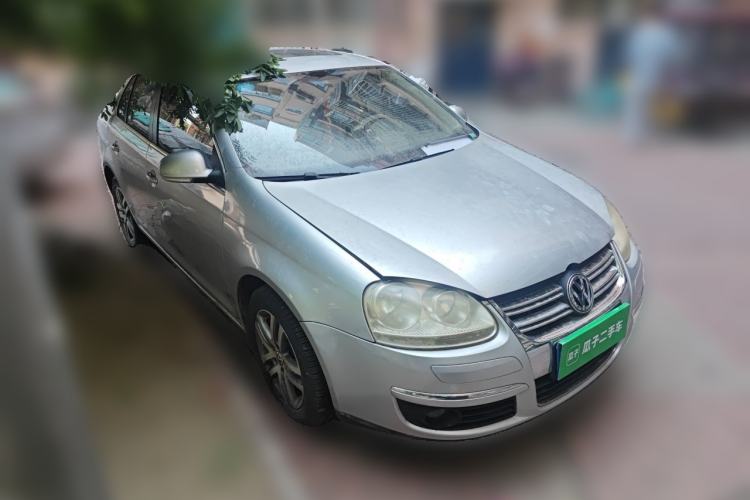 Used Volkswagen Sagitar 2010 1.4 TSI Automatic Tech Edition Front Right 45 Deg