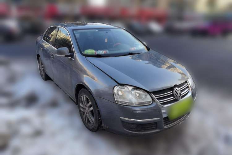 Used Volkswagen Sagitar 2010 1.4 TSI Automatic Tech Edition Front Right 45 Deg