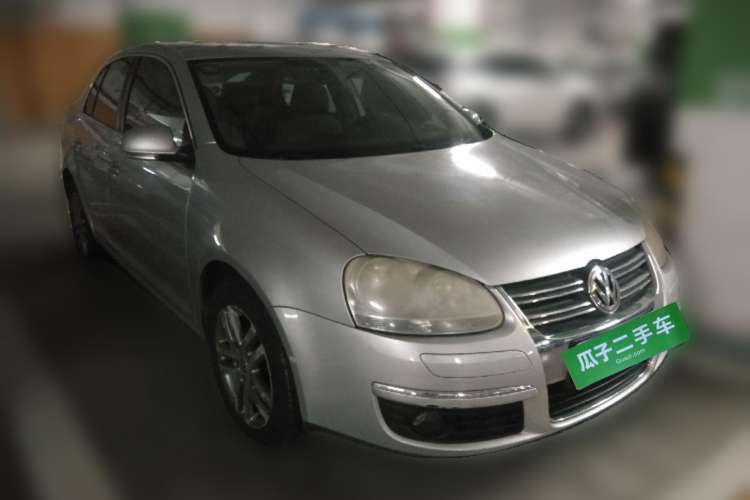 Used Volkswagen Sagitar 2010 1.4 TSI Automatic Tech Edition Front Right 45 Deg