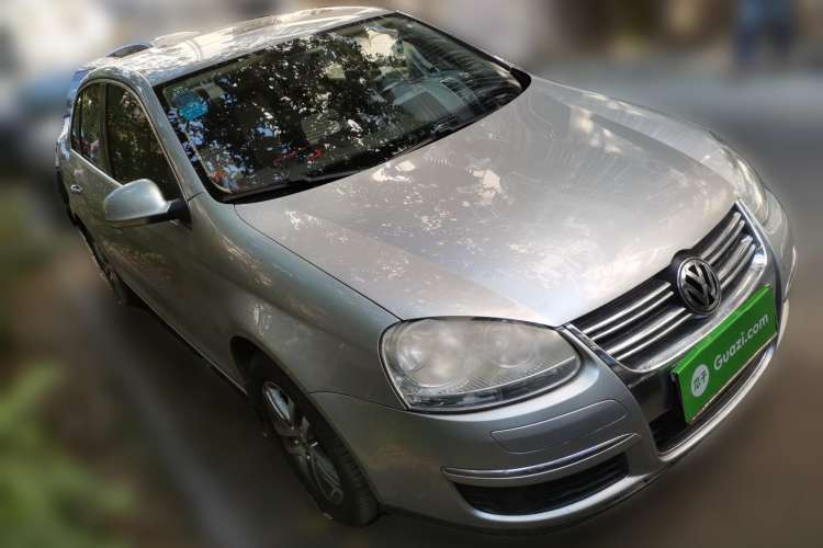 Used Volkswagen Sagitar 2010 1.4 TSI Automatic Tech Edition Front Right 45 Deg