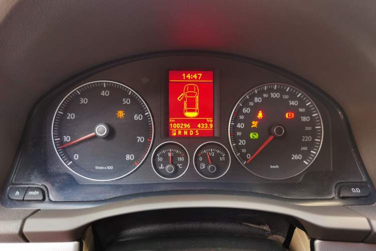 Used Volkswagen Sagitar 2010 1.4 TSI Automatic Tech Edition Instrument Cluster