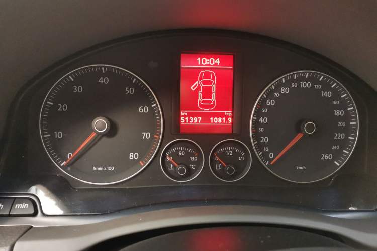 Used Volkswagen Sagitar 2010 1.4 TSI Automatic Tech Edition Instrument Cluster