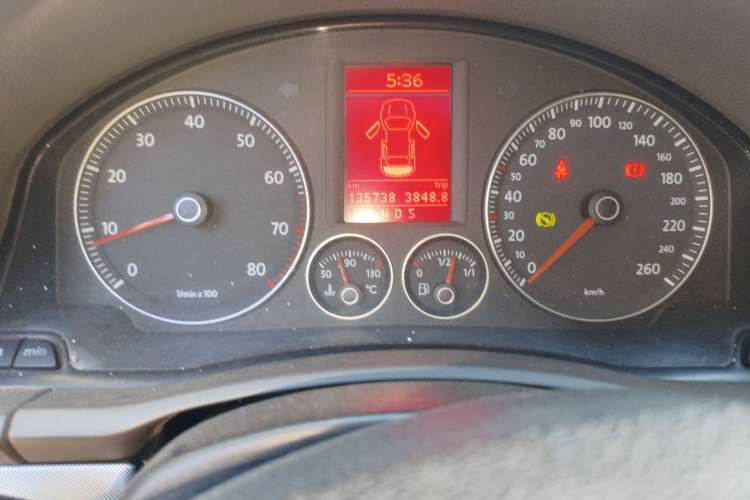 Used Volkswagen Sagitar 2010 1.4 TSI Automatic Luxury Model Instrument Cluster