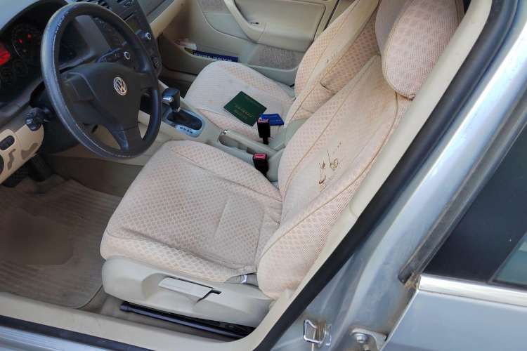 Used Volkswagen Sagitar 2010 1.4 TSI Automatic Tech Edition Left Front Seat