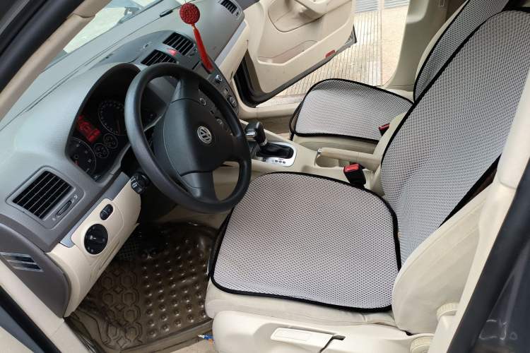 Used Volkswagen Sagitar 2010 1.4 TSI Automatic Tech Edition Left Front Seat