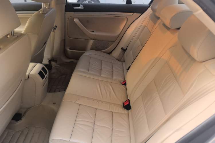 Used Volkswagen Sagitar 2010 1.4 TSI Automatic Luxury Model Left Rear Seat