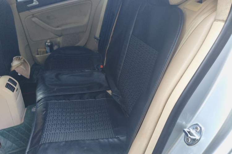 Used Volkswagen Sagitar 2010 1.4 TSI Automatic Luxury Model Left Rear Seat