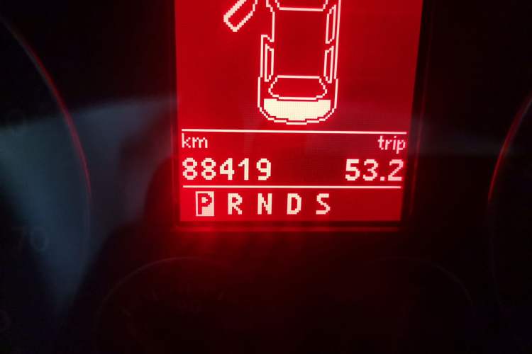 Used Volkswagen Sagitar 2010 1.4 TSI Automatic Tech Edition Odometer Close Up